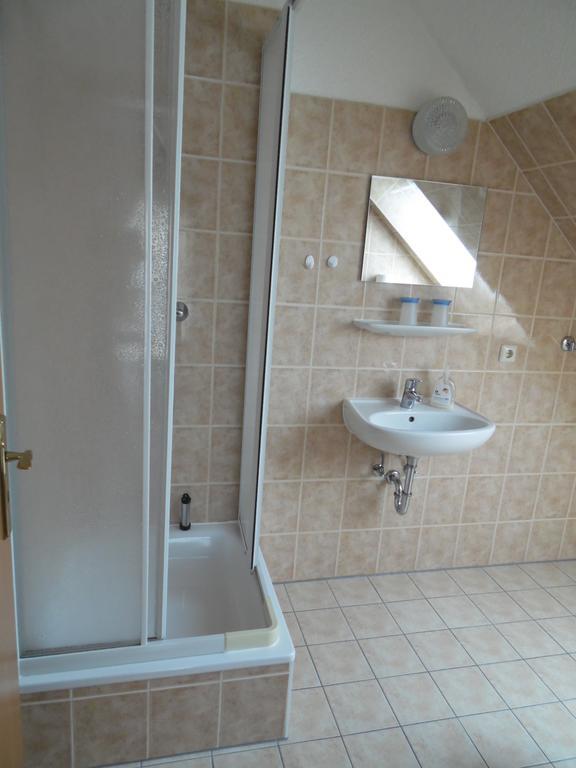 Pension Am Deich Kröslin Екстериор снимка